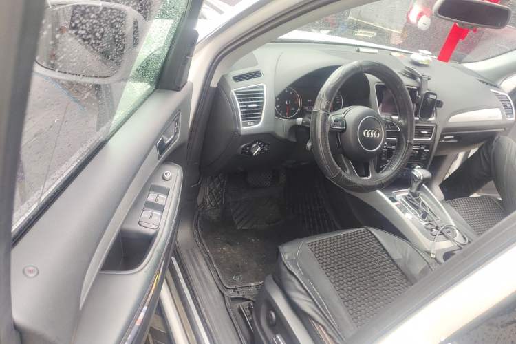 Used Audi Q5 2017 Plus 40 TFSI Technology Model