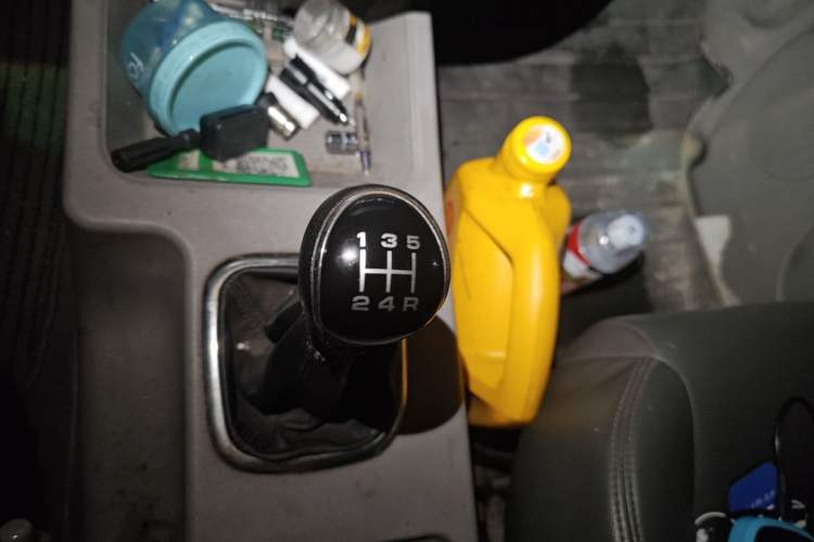 Used FORTHING Lingzhi 2017 M3L 1.6L 7-Seater Standard Model Gear Lever