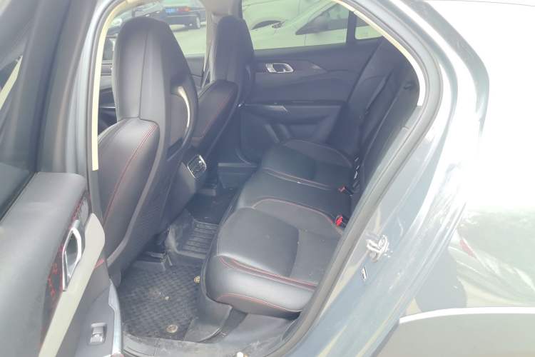 Used Lynk & Co 02 2019 1.5T DCT Two-Wheel Drive Pro Edition China VI Standard Left Rear Seat