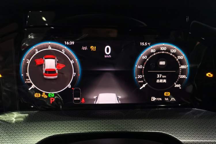 Used Volkswagen Golf 2025 Facelift 300TSI R-Line
