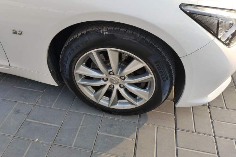 Used Infiniti Q50 2014 3.7L Luxury Edition