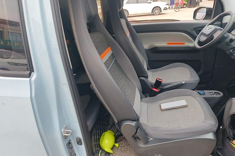 Used Wuling Hongguang MINIEV 2022 Zizai Version Lithium Iron Phosphate Right Front Seat