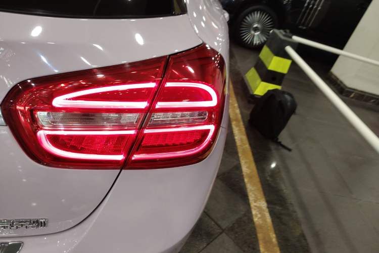 Used Mercedes-Benz GLA 2016 GLA 200 Fashion Model Right Rear Taillight