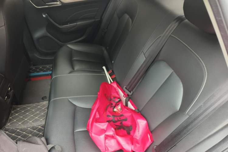 Used Roewe i6 New Energy 2017 45T Hybrid Connect & Smart Enjoyment Edition
