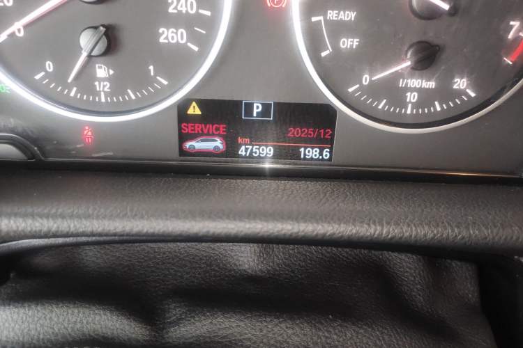 Used BMW 2 Series Active Tourer 2016 218i Fashion Model Odometer Close Up