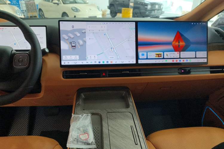 Used Wey Gaoshan 2025 Four-Wheel Drive Alpine 8 Audio And AC Panel