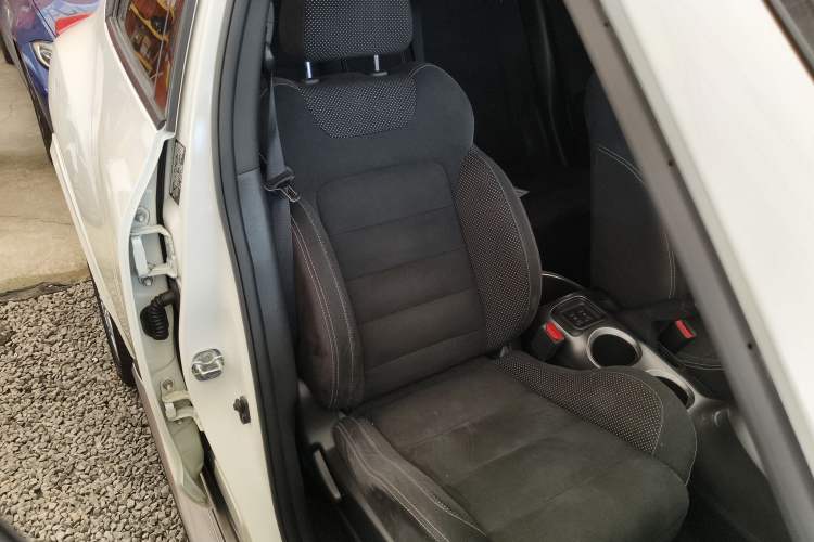 Used Infiniti ESQ 2014 1.6L Spontaneous Edition Right Front Seat