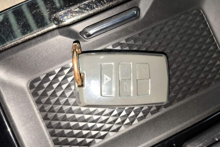 Used Land Rover Range Evoque 2021 Range Rover Velar 249 PS R-Dynamic S Performance Edition Vehicle Key