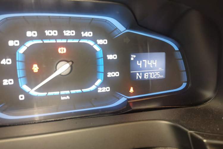 Used Roewe 360 2015 1.5L Automatic Luxury Edition
