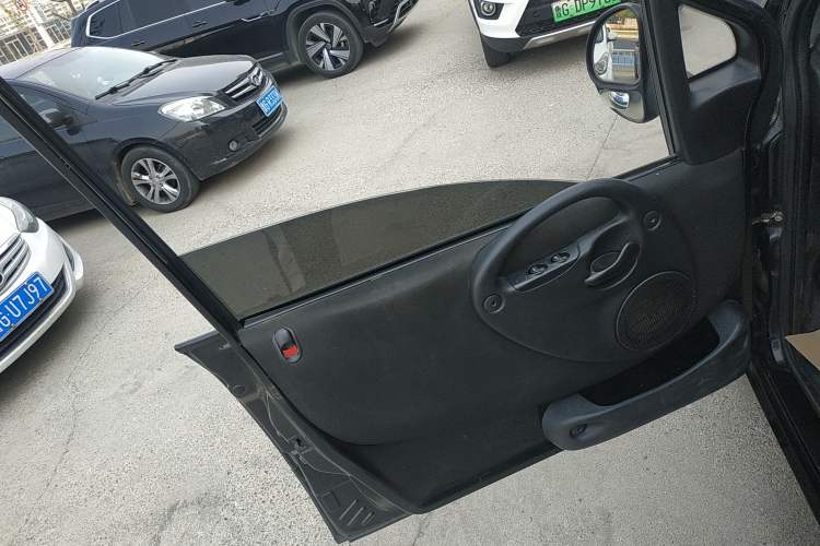 Used Zotye M300 2010 1.6L Gasoline Standard 6-Seater