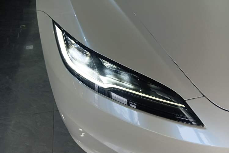 Used Tesla Model 3 2023 Rear-Wheel-Drive Version Right Front Headlight