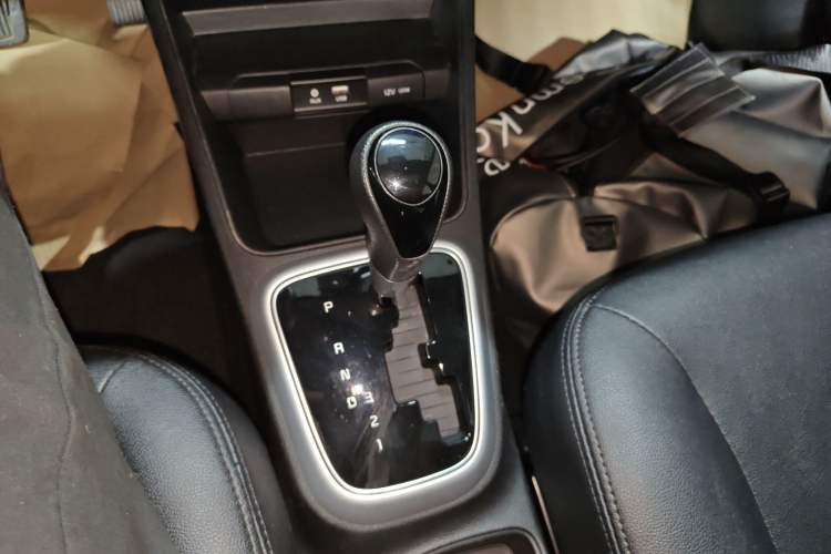 Used Kia Pegas 2020 Revised Version 1.4L Automatic Comfortable with Sunroof Gear Lever