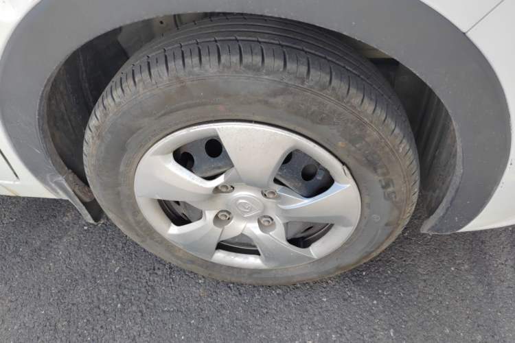 Used Baojun 310 2016 1.2L manual Comfort trim level Right Front Wheel Hub