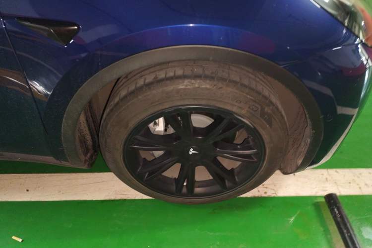 Used Tesla Model Y 2021 Long-Range All-Wheel-Drive Version 3D7