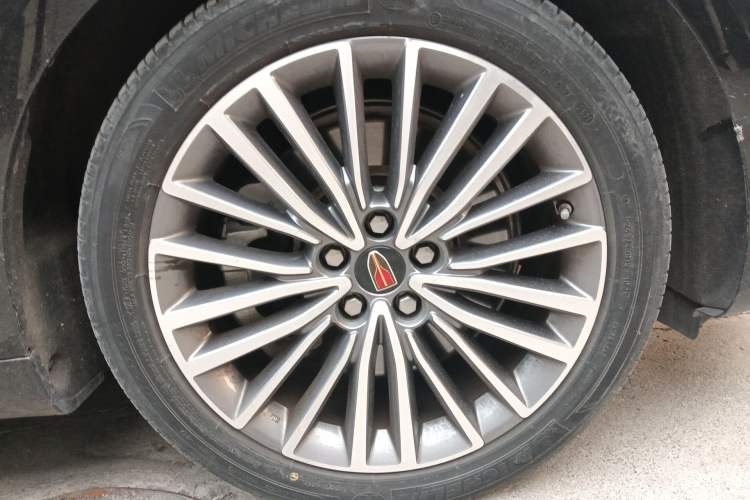 Used Hongqi H9 2020 2.0T Smart Connect Flagship Edition Right Front Wheel Hub