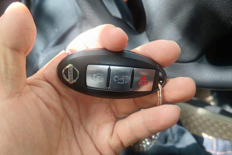 Used Nissan Tiida 2011 1.6L CVT Smart Version Vehicle Key