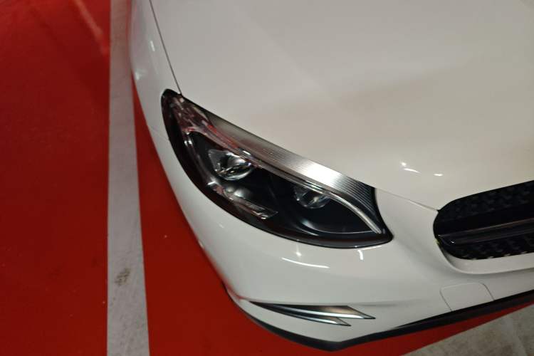 Used Mercedes-Benz GLC AMG 2017 AMG GLC 43 4MATIC Right Front Headlight