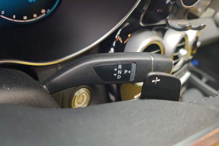 Used Mercedes-Benz GLC 2021 GLC 260 L 4MATIC Dynamic Edition Gear Lever