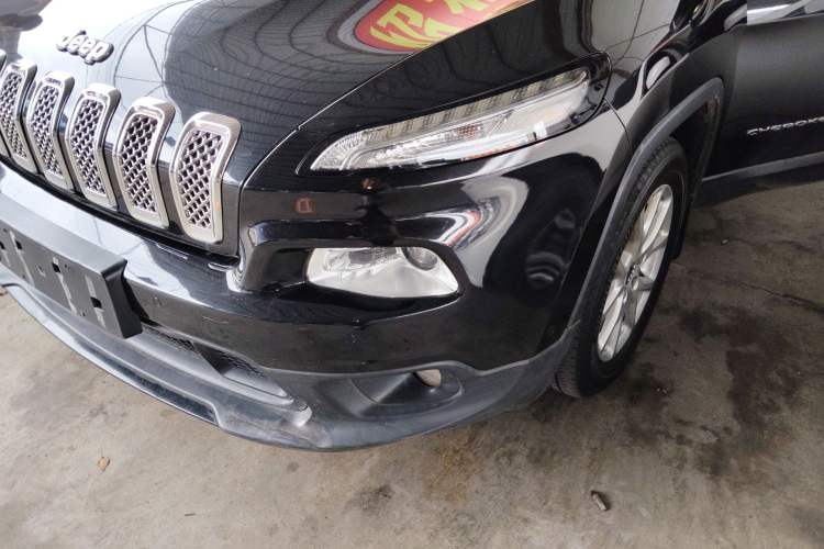 Used Jeep Cherokee 2016 2.4L Leading Edition

