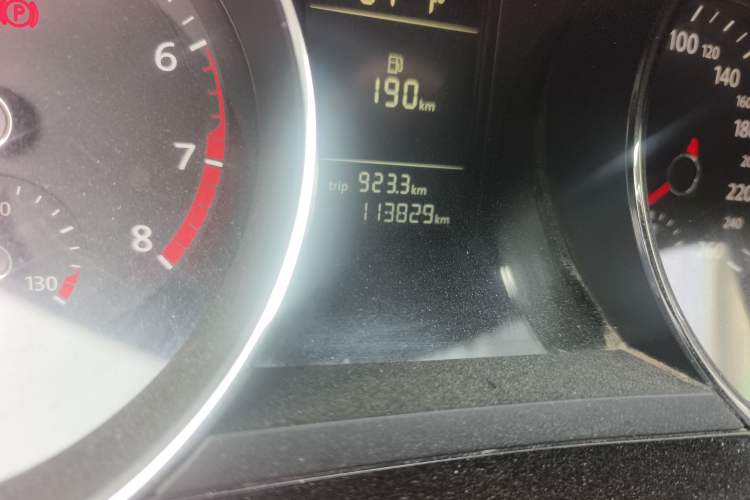 Used Volkswagen Sagitar 2015 230TSI Automatic Comfort Version Odometer Close Up