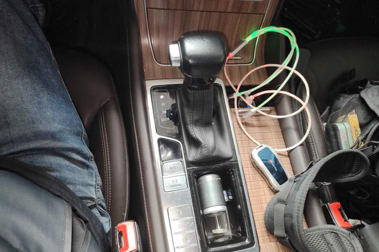 Used Roewe RX8 2018 30T Smart Connectivity Two-Wheel Drive Flagship Edition
