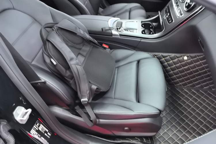 Used Mercedes-Benz C-Class 2021 C 260 L Sport Edition Star Collection Right Front Seat