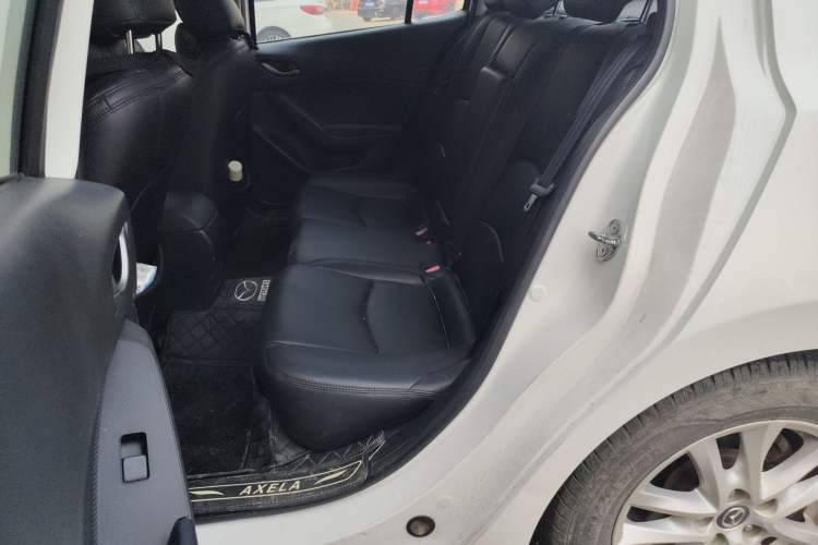 Used Mazda 3 Axela 2017 Sedan 1.5L Automatic Comfort Model Emission Standard China V Left Rear Seat