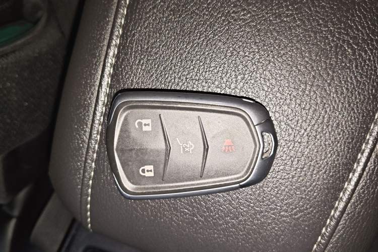 Used Cadillac XT4 2020 28T Two-Wheel-Drive Leading Version
