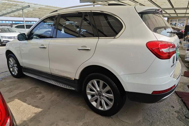 Used Haval H8 2015 2.0T Two-Wheel-Drive Luxury Version Left Side