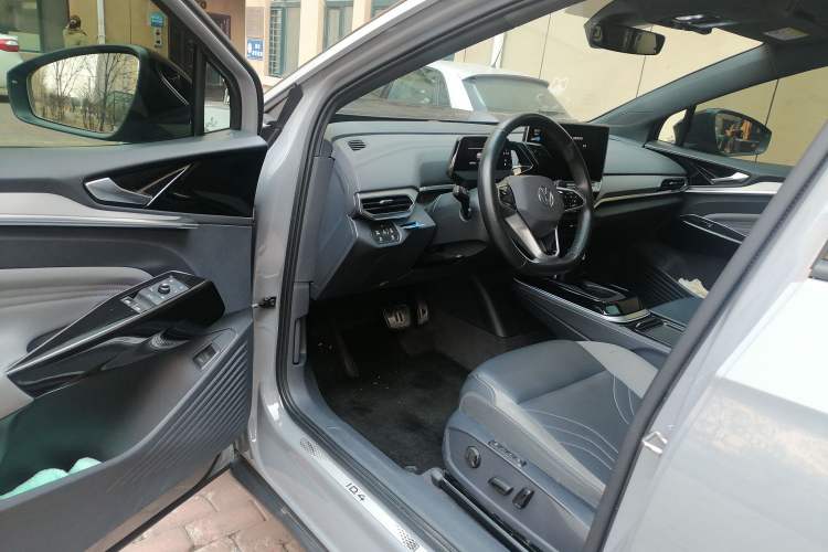 Used Volkswagen ID.4 CROZZ 2022 Long-Range Lite PRO Edition Driver Seat