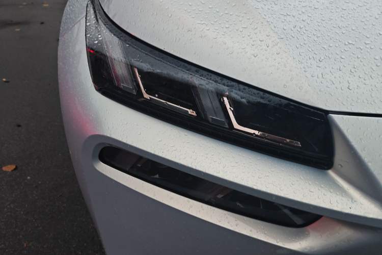 Used AION V 2022 Plus 80 Leader Edition Ternary Lithium Right Front Headlight