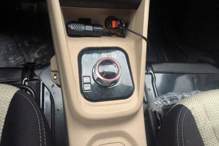 Used CHANGAN KUAYUE Xing V7 EV 2025 Model, Passenger Version, Comfort Type, 6-seater Gear Lever