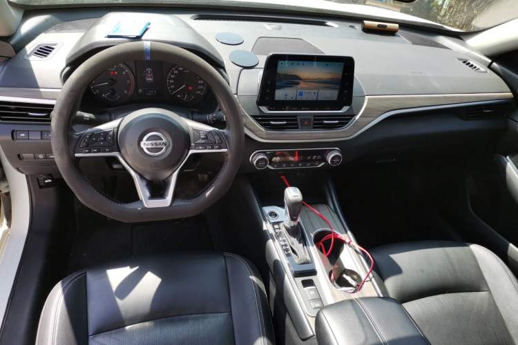 Used Nissan Teana 2021 2.0L XL Comfort Edition Center Console