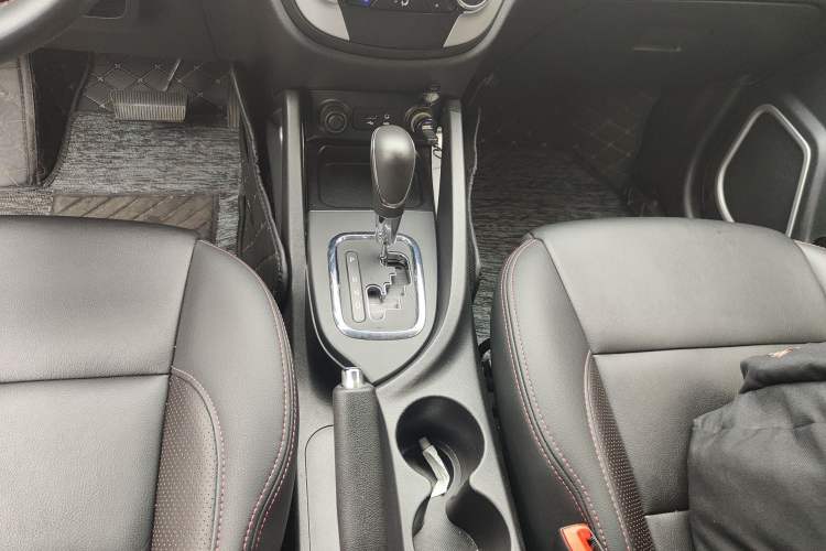 Used CHANGAN CS35 2016 1.6L Automatic Luxury Model China IV Standard