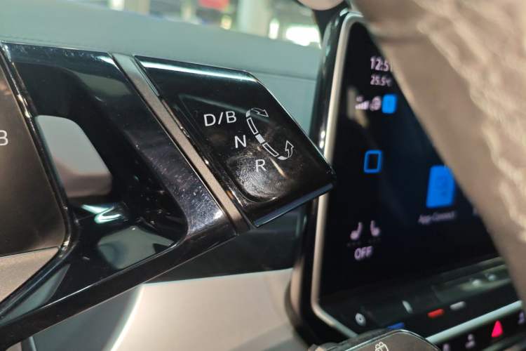 Used Volkswagen ID.6 CROZZ 2022 Long-Range PRO Edition Gear Lever