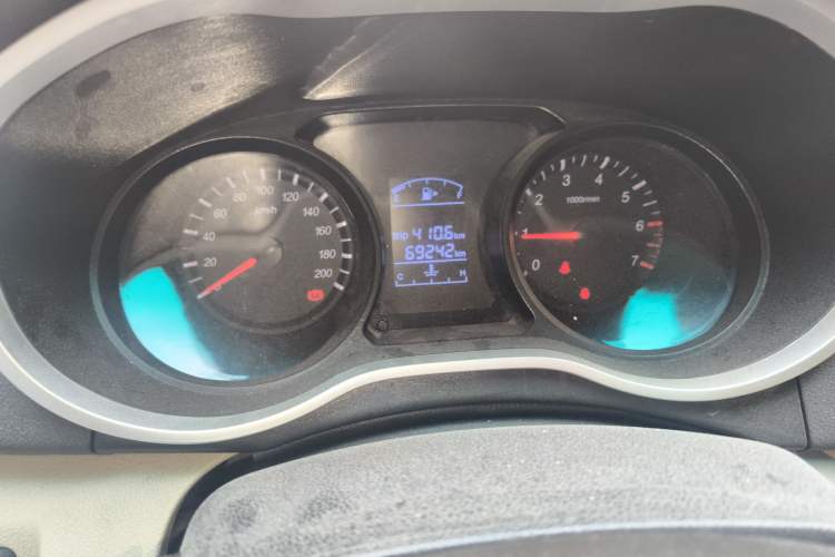 Used Jinbei 750 2015 1.5L Luxury Model