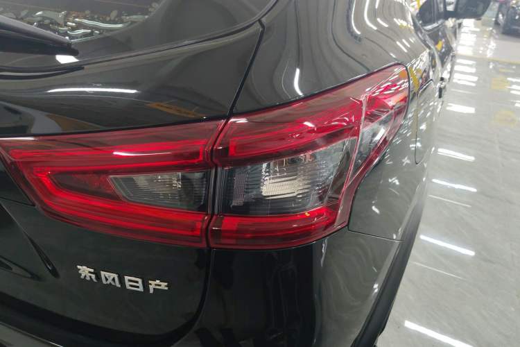 Used Nissan Qashqai 2021 2.0L CVT Luxury Edition Exterior 3