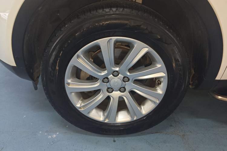 Used Land Rover Discovery Sport 2019 240 PS SE Version China VI Standard
