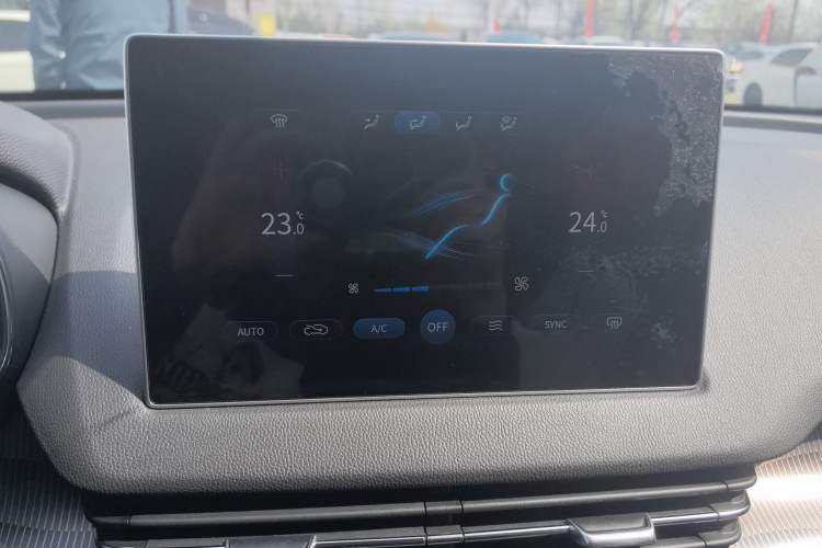 Used Hongqi E-QM5 2022 431 km Charge & Enjoy Edition
