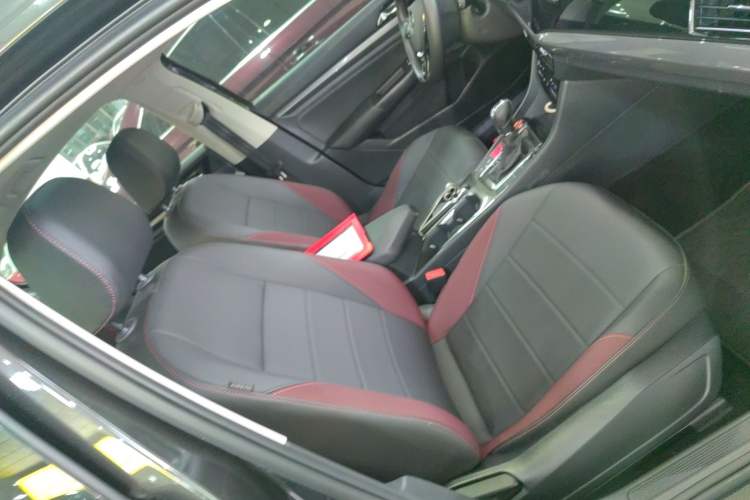 Used Volkswagen Bora 2021 280TSI DSG Elite Smart Connectivity Version Right Front Seat