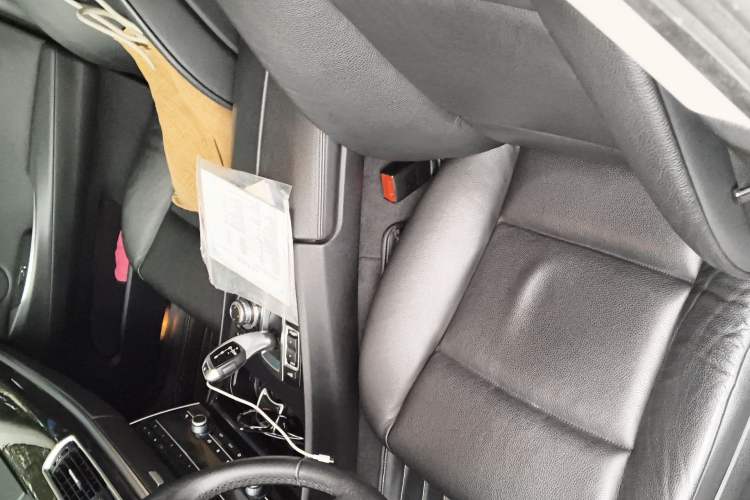 Used BMW 5 Series GT 2011 535i Elegant Edition Left Front Seat