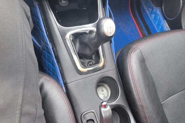 Used FORTHING Joyear X5 2013 1.6L Manual Luxury Model China IV Standard Gear Lever