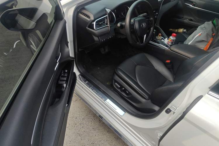 Used Toyota Camry 2023 2.0G Luxury Edition
