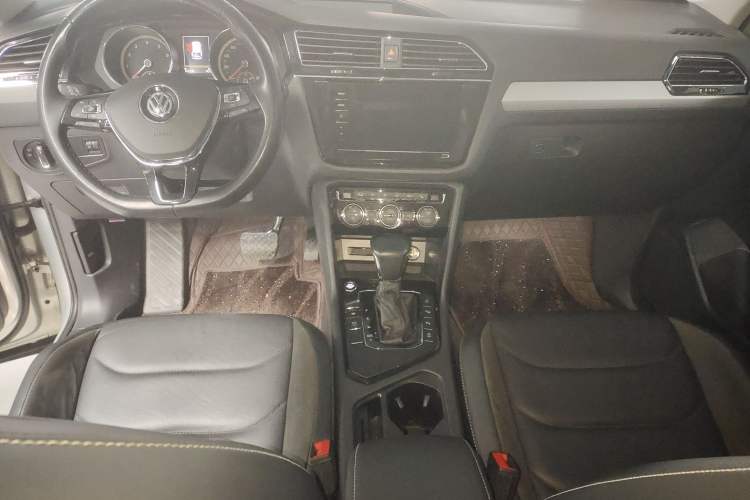 Used Volkswagen Tiguan L 2019 Revised 330TSI Automatic Two-Wheel Drive Smart & Luxury Edition China VI Standard
