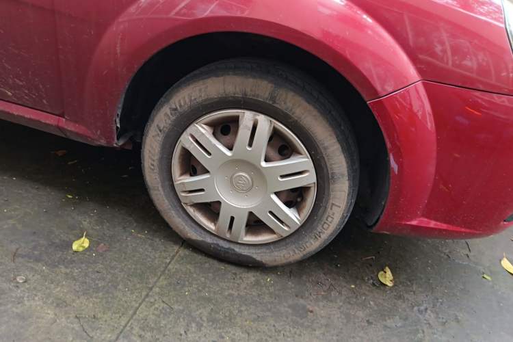 Used Buick Excelle 2013 1.5L Manual Classic Model
