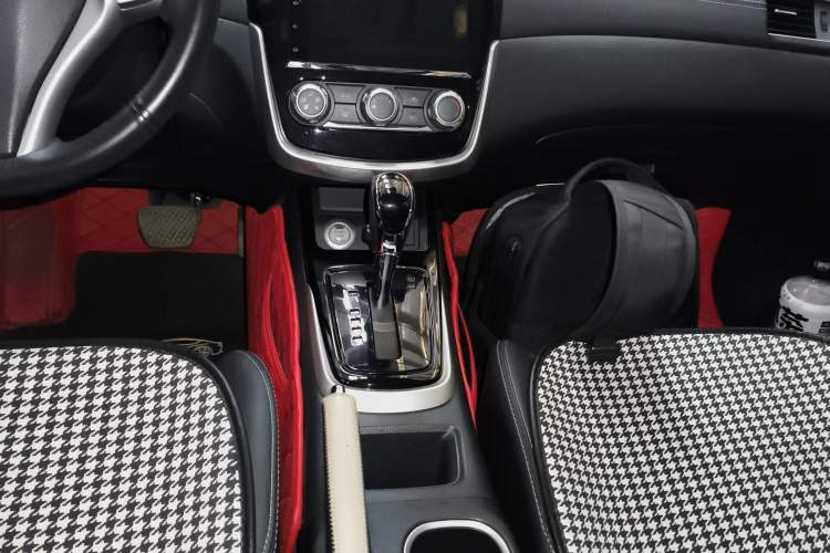 Used Nissan Tiida 2019 1.6L CVT Smart Drive Version China VI Standard