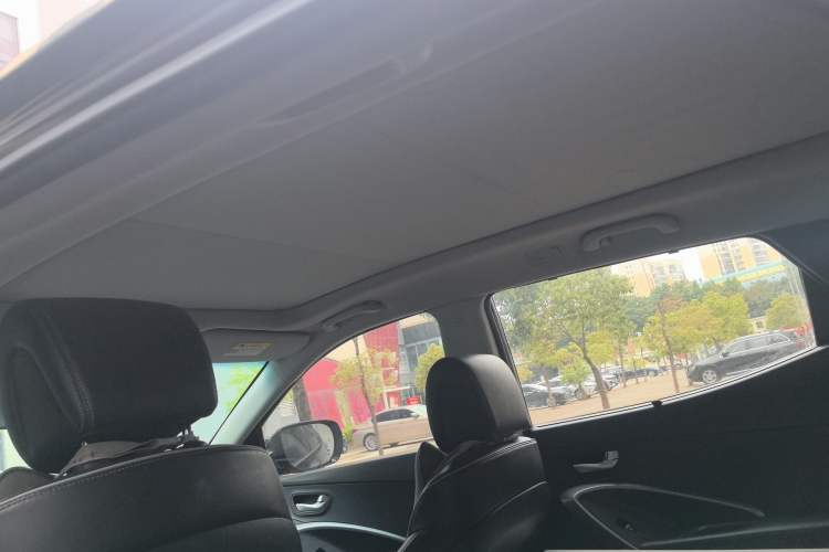 Used Hyundai Santa Fe 2017 2.0T Automatic Two-Wheel Drive Smart Version 7 Seats
