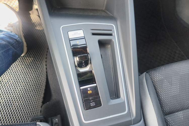 Used Volkswagen Golf 2023 200TSI DSG Gear Lever