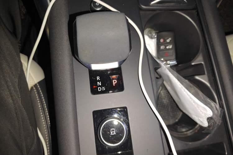 Used Land Rover Discovery 2023 Revised Version 360 PS R-Dynamic S
