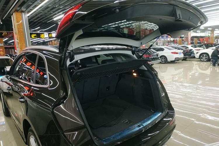 Used Audi Q5 2018 Collector's Edition 40 TFSI Technology Model